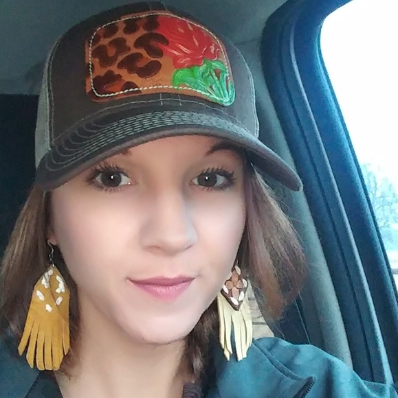 Meet your Posher, Tracy - Picture 2 of 2